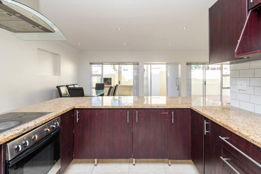 5 Bedroom Property for Sale in Gardens Western Cape
